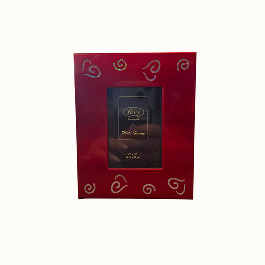 Red Heart 2"x 3" Picture Frame